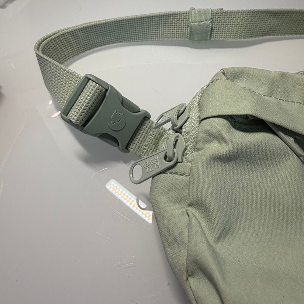Fjallraven Kanken Light Green Waist Bag Crossbody Fanny Pack Hip Pack One Size - Picture 3 of 7
